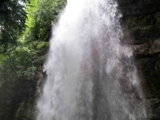 ausfluege-taubenlochschlucht-schluchtwasserfall-nahaufnahme-foto ausfluege-taubenlochschlucht-schluchtwasserfall-nahaufnahme-foto